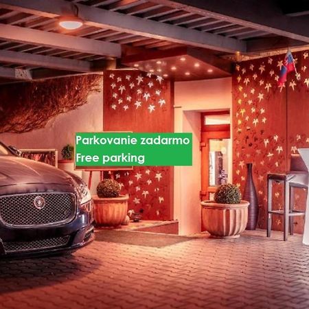 Hotel Capital With Private Wellness Νίτρα Εξωτερικό φωτογραφία