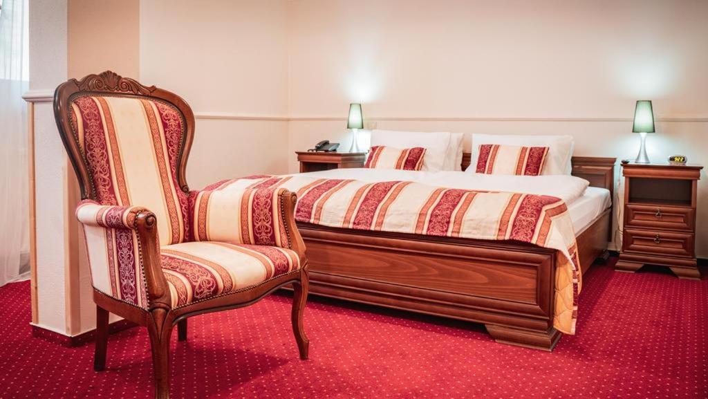 Hotel Capital With Private Wellness Νίτρα Εξωτερικό φωτογραφία