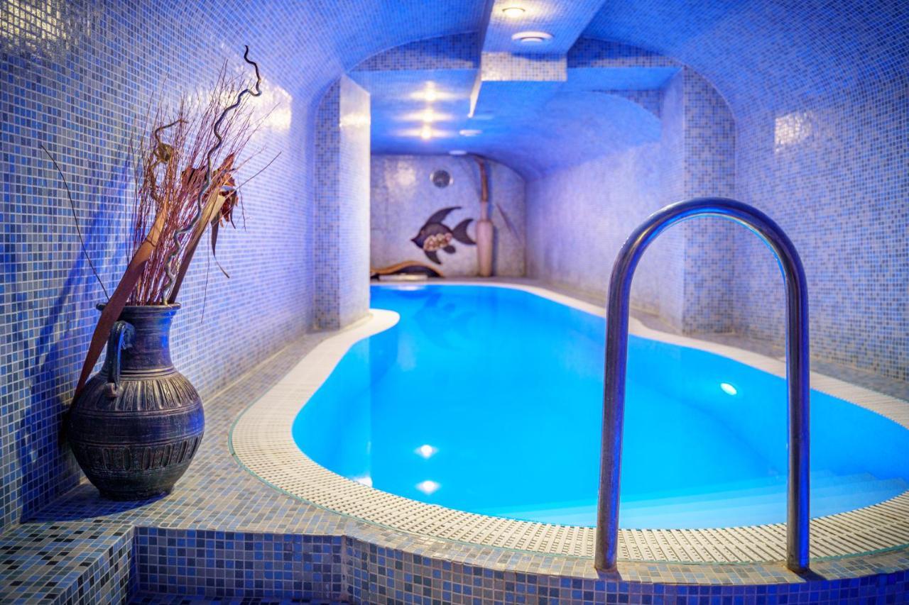 Hotel Capital With Private Wellness Νίτρα Εξωτερικό φωτογραφία