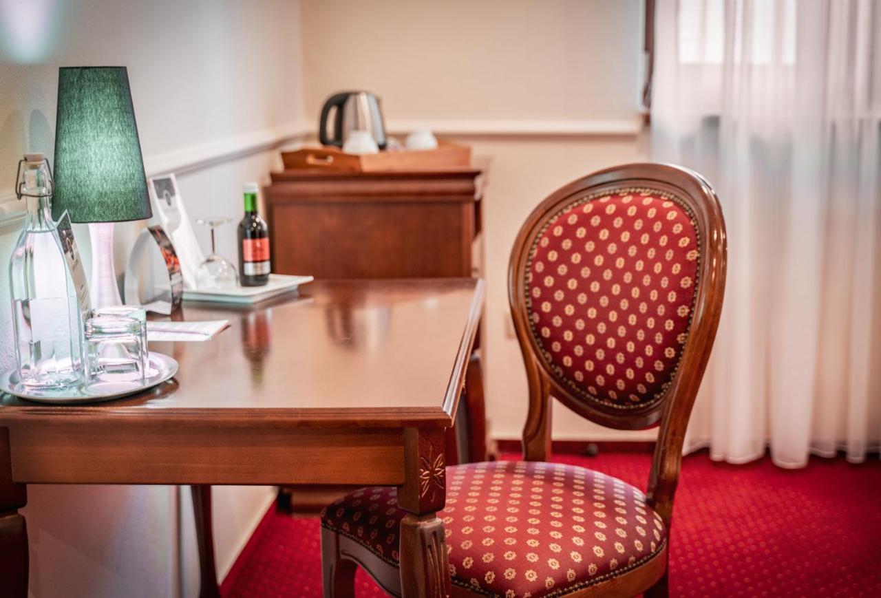 Hotel Capital With Private Wellness Νίτρα Εξωτερικό φωτογραφία