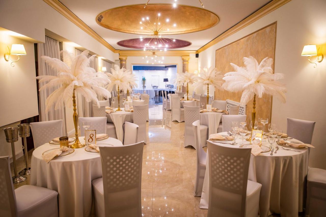 Hotel Capital With Private Wellness Νίτρα Εξωτερικό φωτογραφία