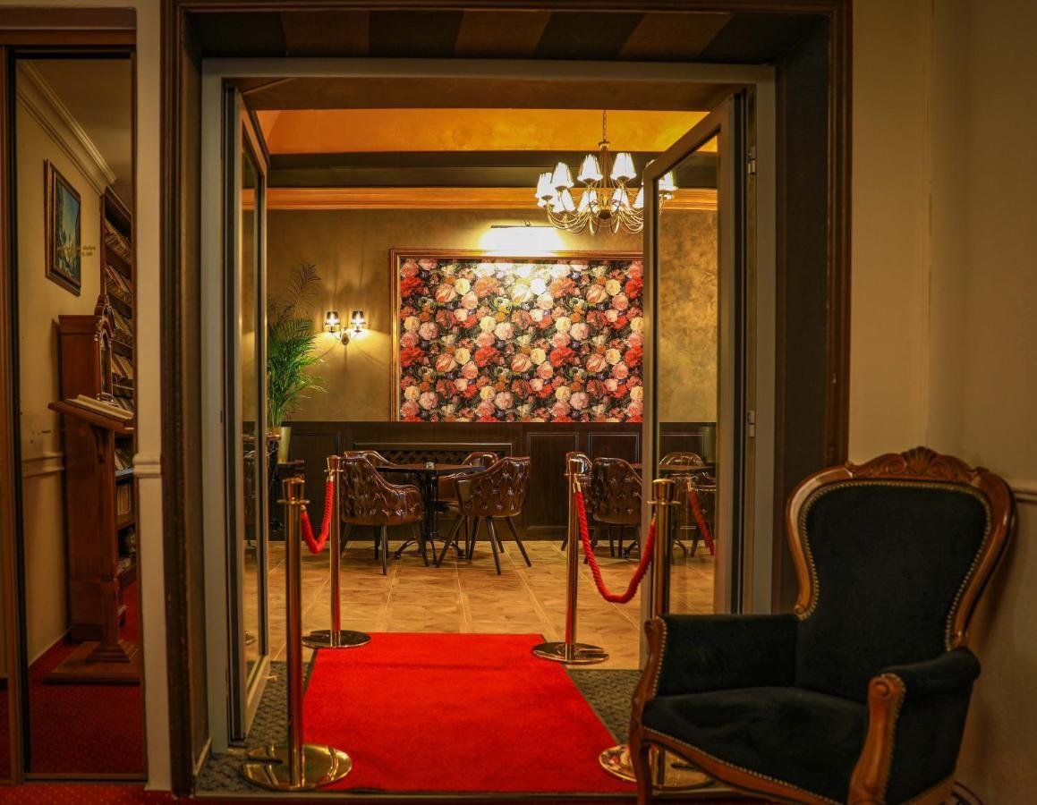 Hotel Capital With Private Wellness Νίτρα Εξωτερικό φωτογραφία